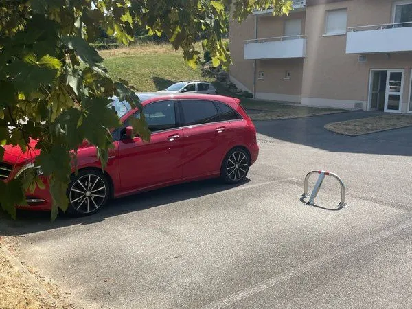 Stationnement Location Viviers-du-Lac   30€