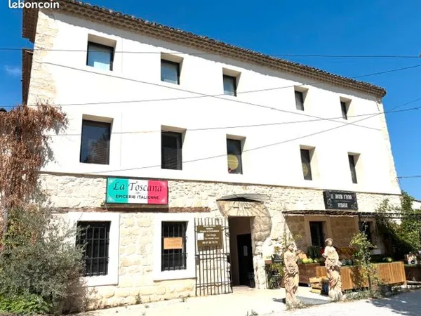 Rare bastide du xviiieme commercial