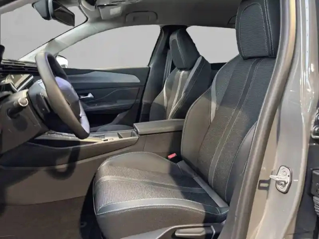 Peugeot 408 phev 180 e-eat8 — photo 11