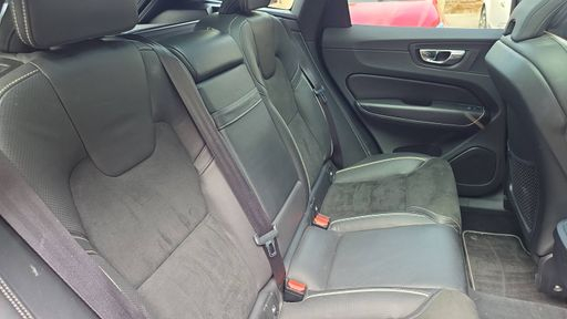 Volvo XC60 2.0 D4 190 Geartronic8 - R-Design – 2018 – 152000 km – Diesel – Boîte Automatique — photo 44