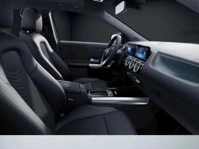 Mercedes Gla 200 d progressive line — photo 10
