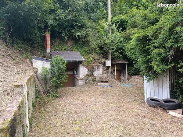Deux caves