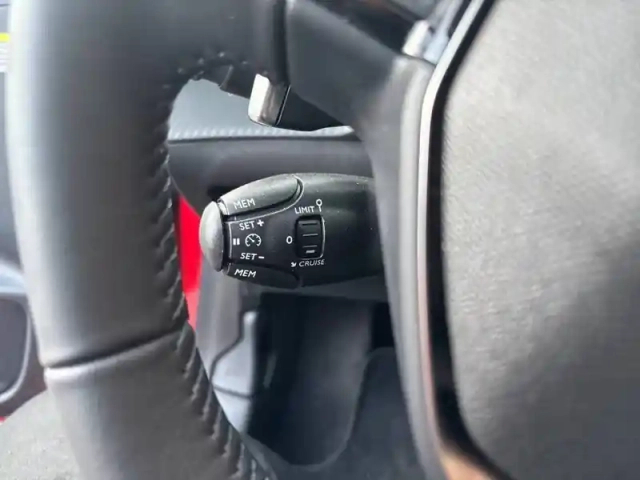 Peugeot 208 hybrid 110 e-dcs6 — photo 16
