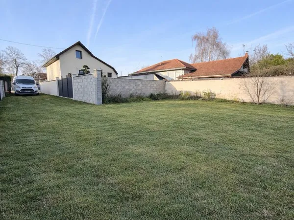 Terrain 329 m²
