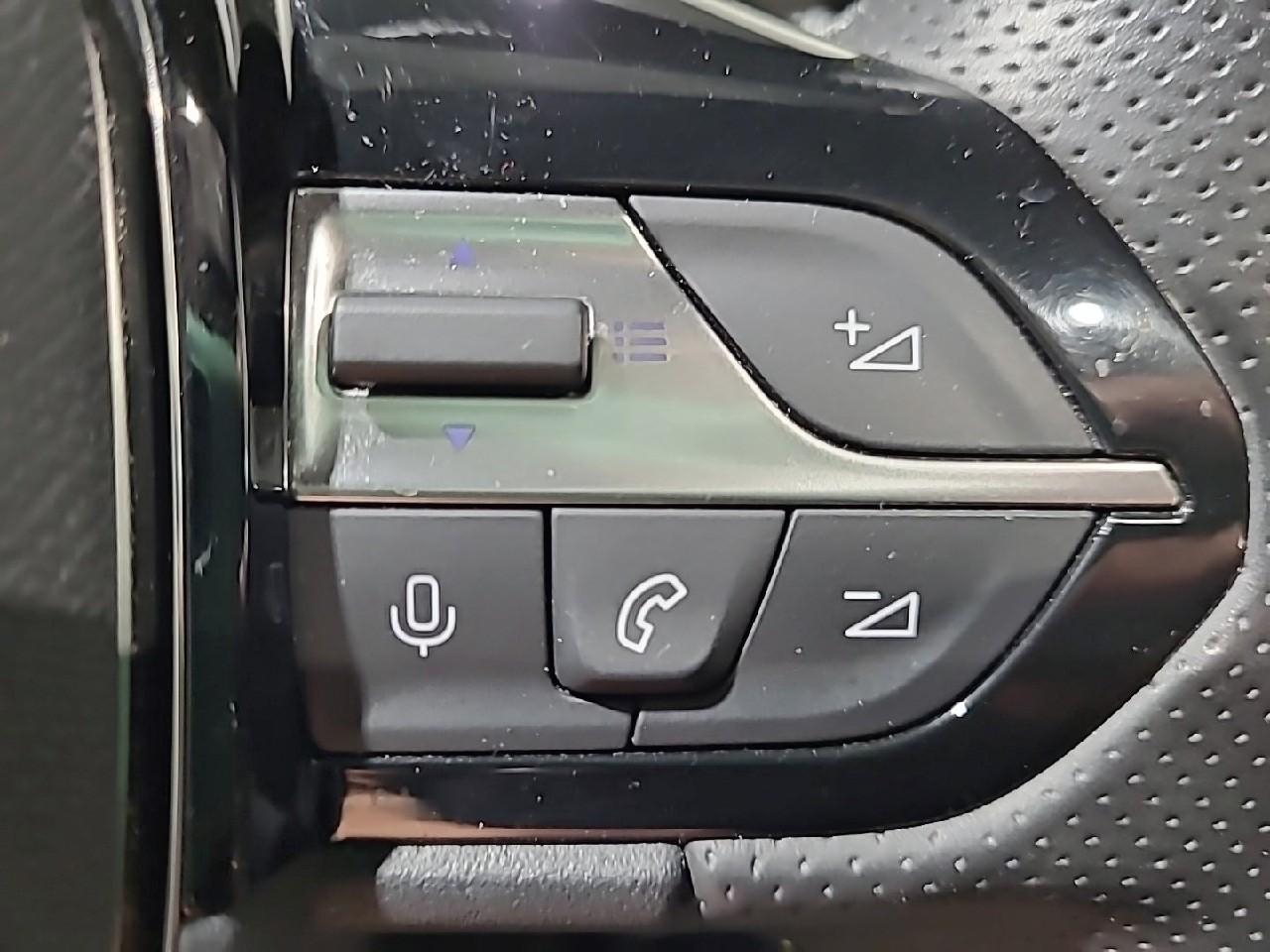 Peugeot 308 sw phev 180 e-eat8 gt — photo 24