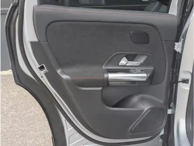 Mercedes Gla 250 e hybrid — photo 18