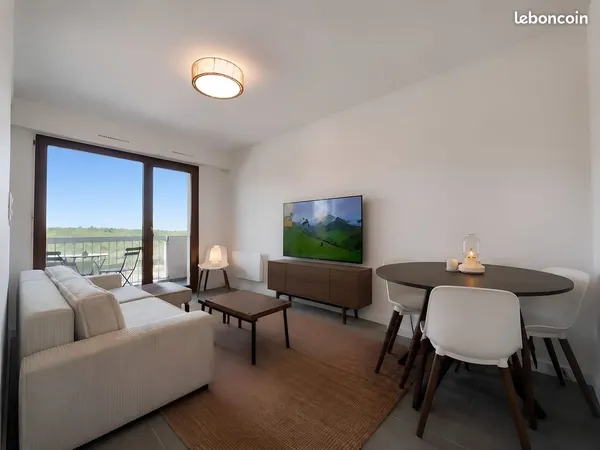 T2 meublé traversant refait à neuf 32 m² · 2 balcons · Gare 5 min ·