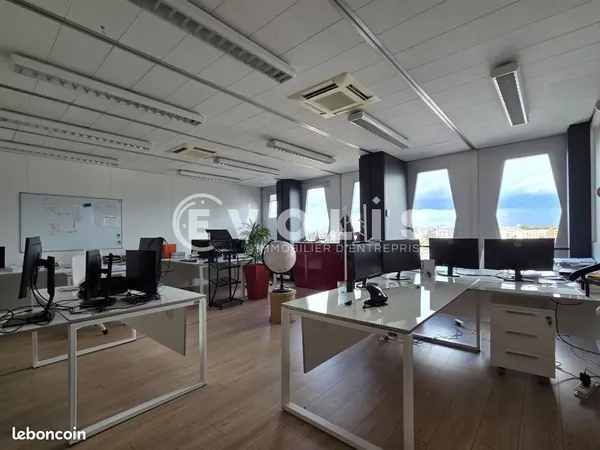 Bureaux 61 m²
