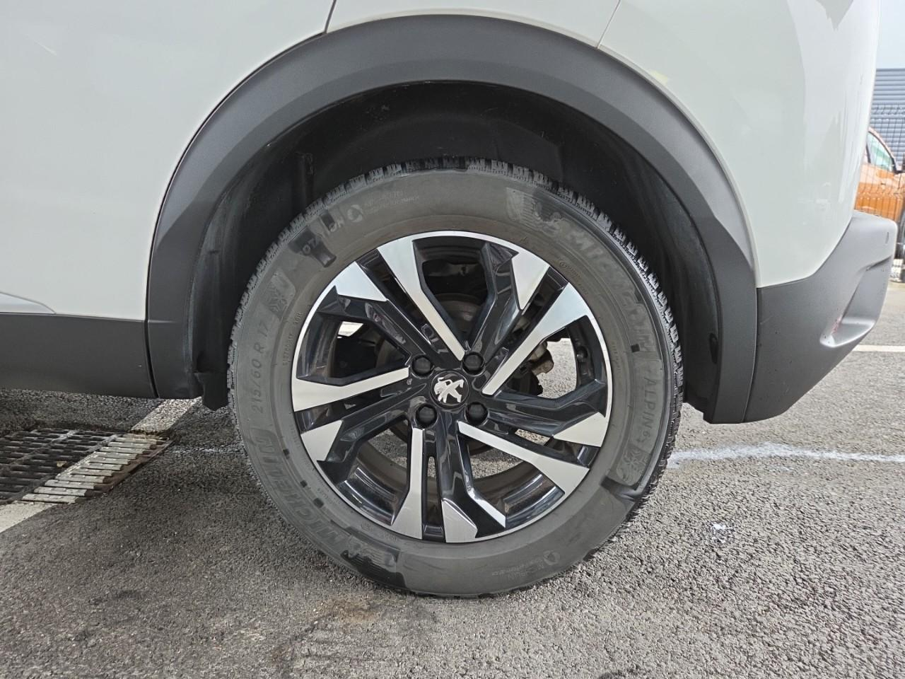 Peugeot 2008 1.5 bluehdi 130ch s&s allure eat8 125g — photo 11