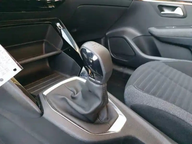 Peugeot 208 puretech 75 s&amp;s bvm5 — photo 4