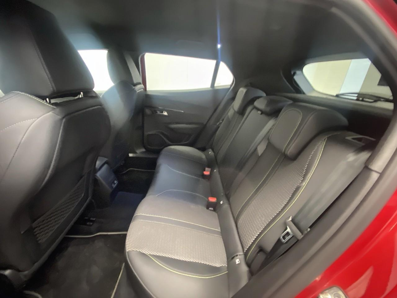 Peugeot 2008 puretech 130 s&s eat8 gt — photo 10