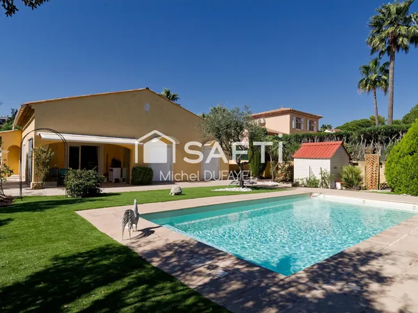 Fréjus - domaine fermé et sécurisé - 135 m².