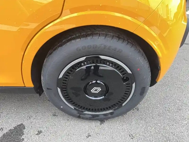 Renault Twingo e-tech electrique 80 ch autonomie urbaine — photo 14