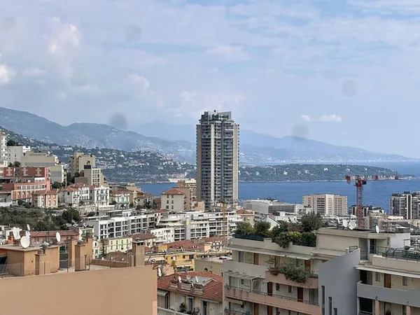 BEAUSOLEIL - AUX PORTES DE MONACO - PENTHOUSE 3 PIÈCES AVEC TOIT-TERRASSE PRIVATIF ET VUE MER