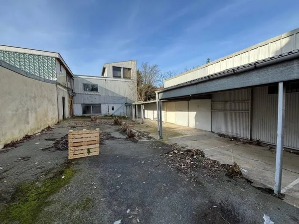 Local d'activité 845 m²