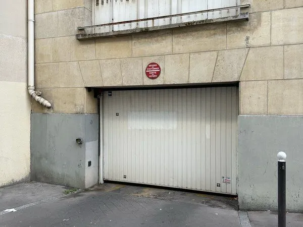 🏍️ Place de parking pour moto à louer