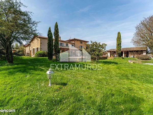 Maison 10 pièces 357 m²