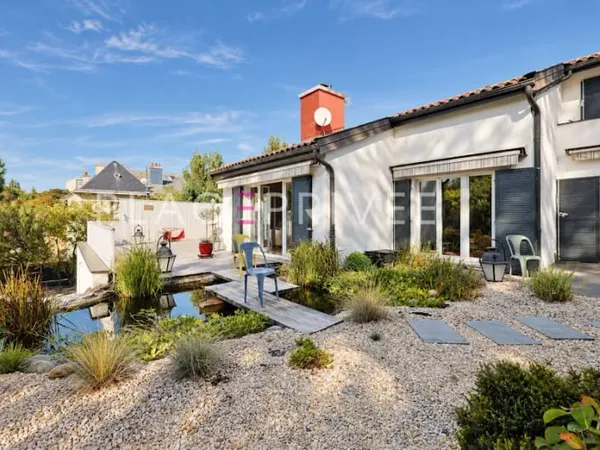 Maison 9 pièces 231 m²