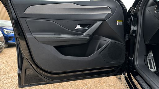 Peugeot 308 1.5 BlueHDi 130 EAT8 - GT – 2023 – 99218 km – Diesel – Boîte Automatique — photo 23