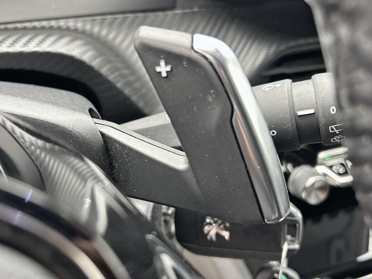 Peugeot 2008 puretech 130 s&s eat8 allure — photo 22
