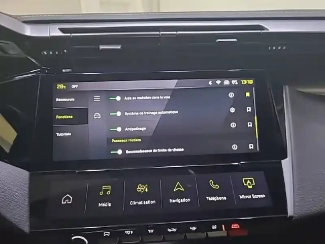 Peugeot 408 phev 225 e-eat8 — photo 22