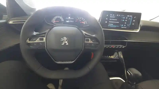 Peugeot 208 puretech 100 s&amp;s bvm6 — photo 33