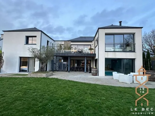 Maison 7 pièces 186 m²
