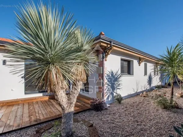 Villa contemporaine avec garage Meyran