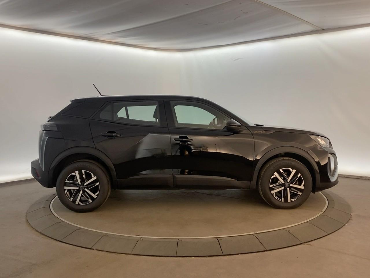 Peugeot 2008 hybrid 145 ch e-dcs6 style — photo 4