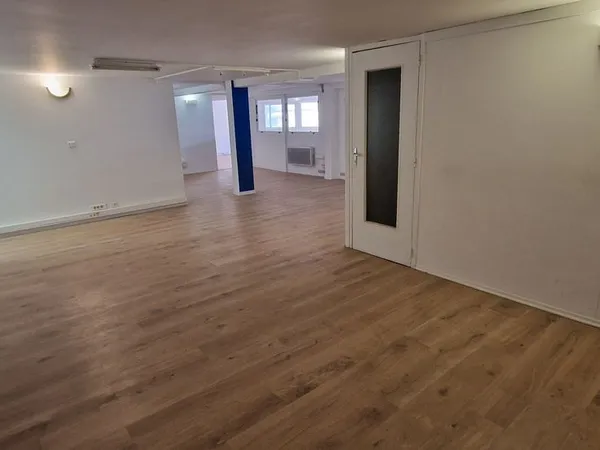 Local Professionnel Indépendant 170m²
