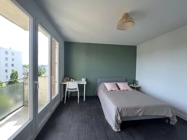 Chambre meublée dans colocation