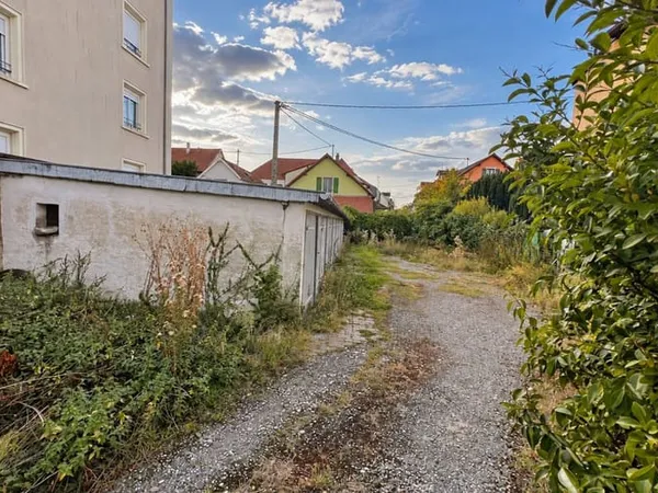 Terrain 338 m²