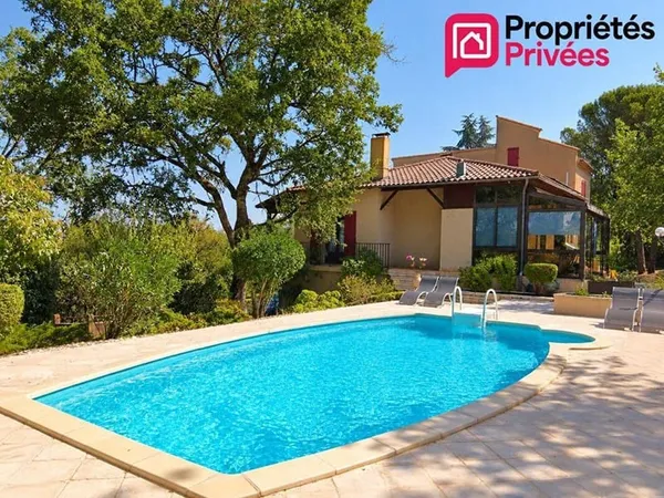 Maison de plain-pied 7 pièces 160 m²