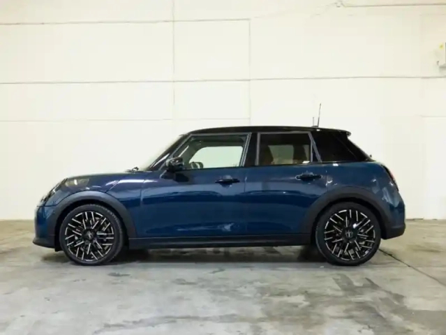 Mini Cooper 5 portes c 156ch classic dkg7 — photo 2
