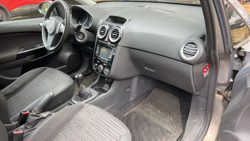 Opel Corsa 1.3 CDTI 75 - Graphite – 2014 – 153859 km – Diesel – Boîte Manuelle — photo 21
