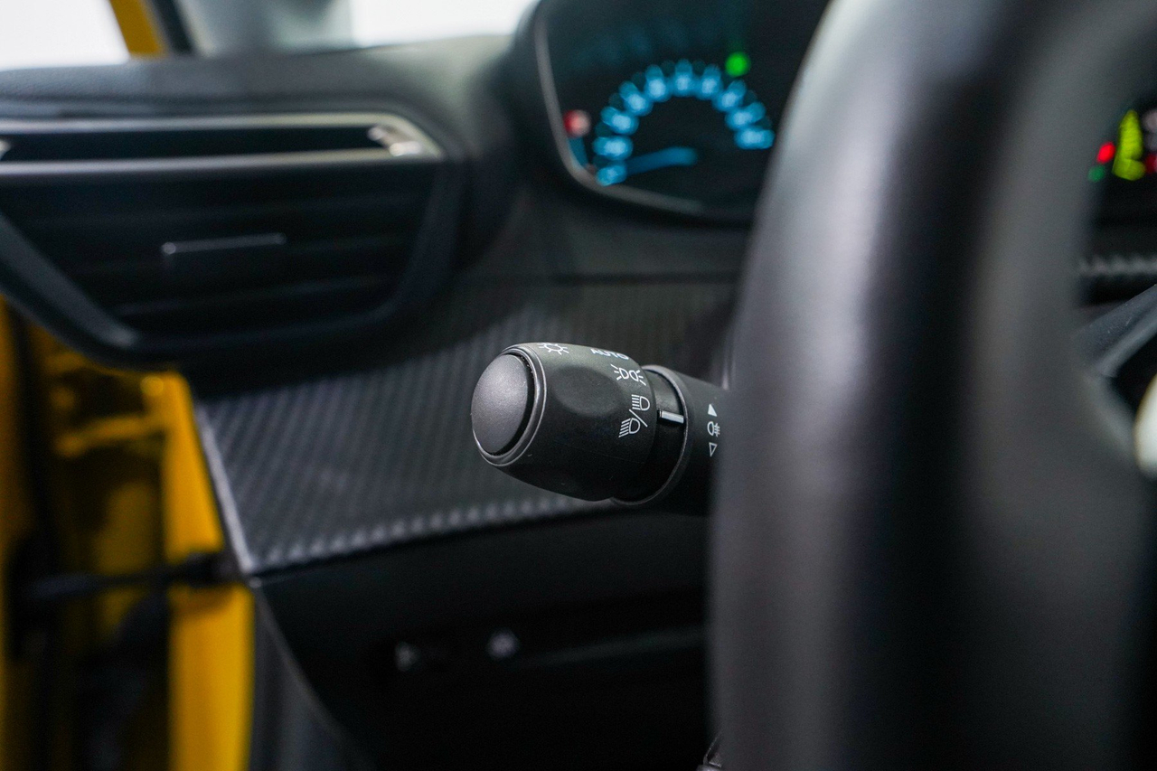 Peugeot 208 — photo 21