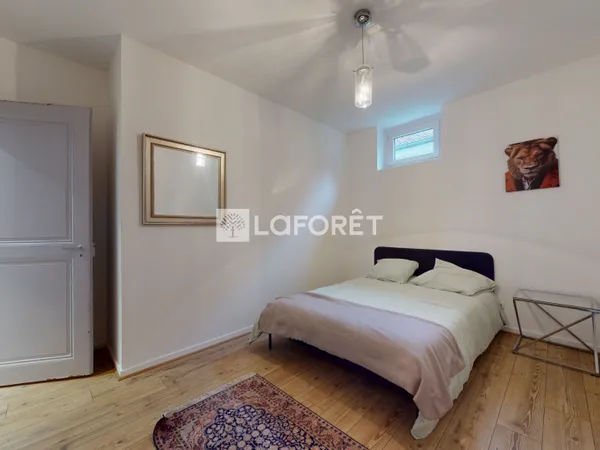 Chambre de service 1 pièce 78 m²