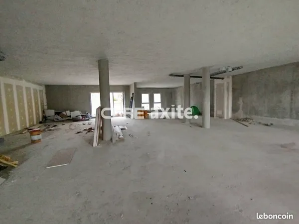 Local commercial 173 m² SAINT-GENIS-POUILLY
