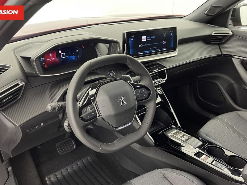 Peugeot 2008 II 1.2 PureTech 130ch Allure Pack EAT8 — photo 6