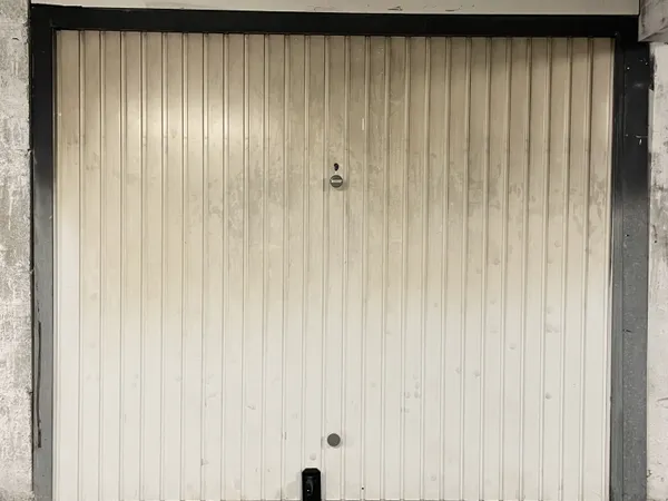 À VENDRE /// GARAGE