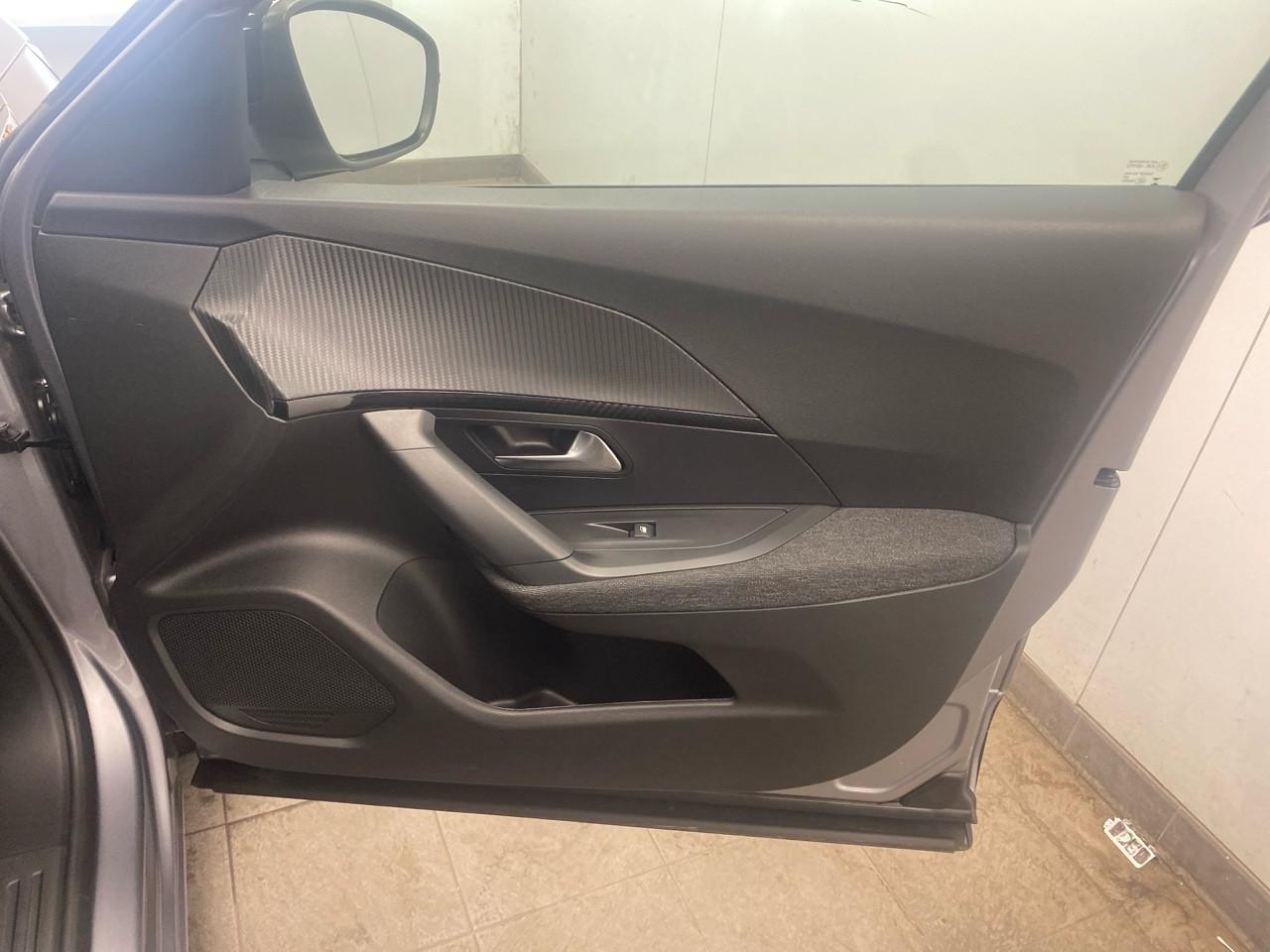 Peugeot 2008 100 s&s bvm6 style — photo 24
