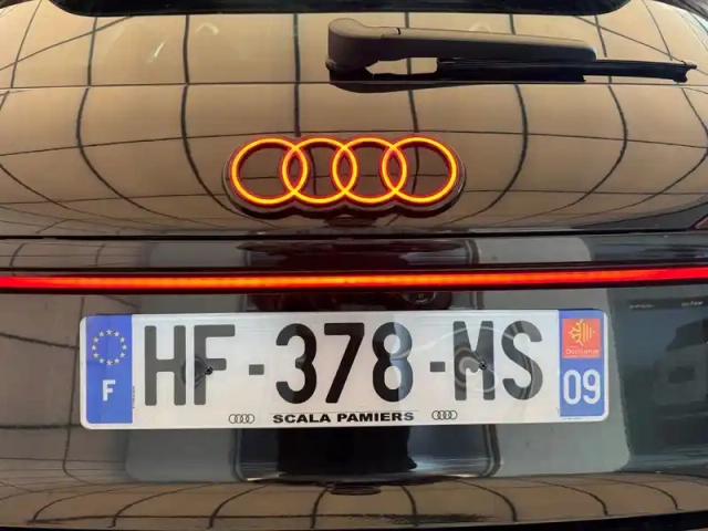 Audi Q3 e-hybrid 272 ch s tronic 6 — photo 14
