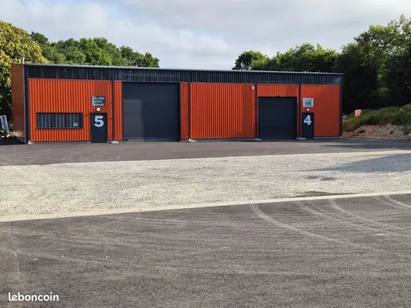 Parking 195 m² Cleguer