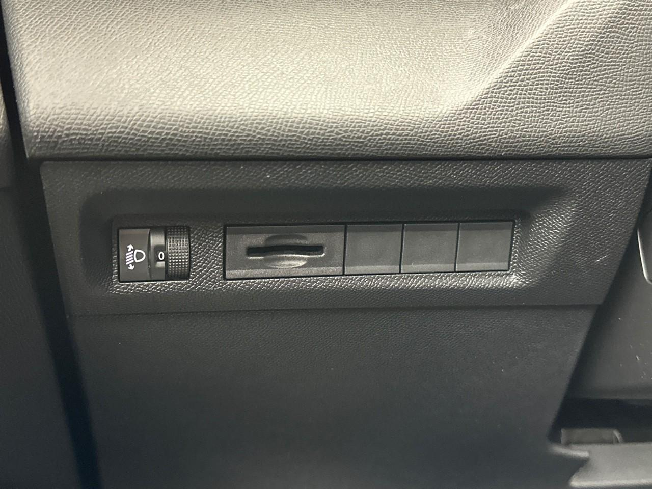 Peugeot 308 sw bluehdi 130ch s&s eat8 allure pack — photo 16