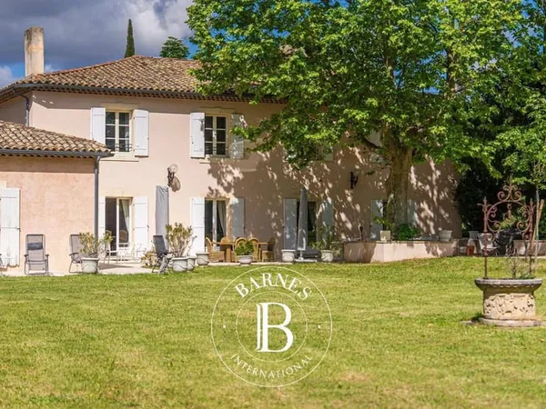 Maison 13 pièces 606 m²