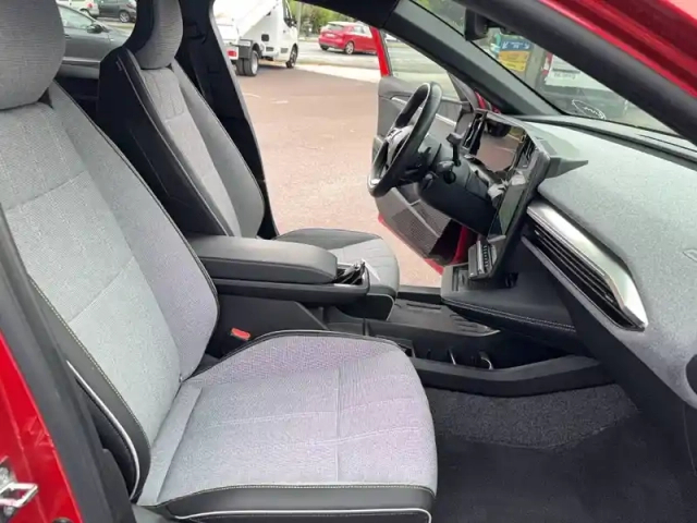 Renault Megane e-tech ev60 220 ch super charge — photo 13