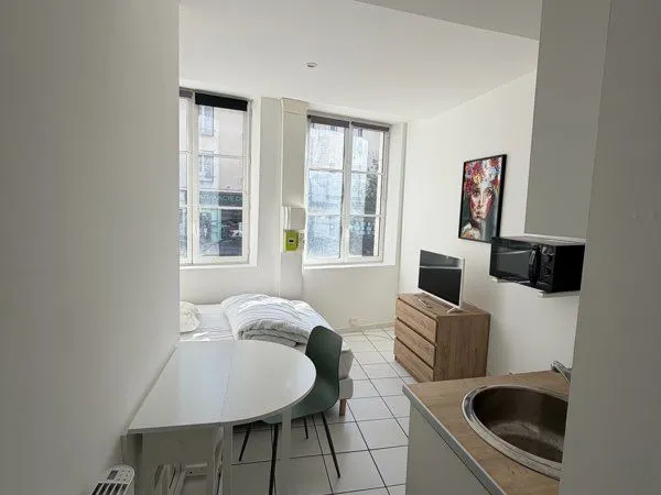 STUDIO A LOUER - Idéalement placé - Auxerre