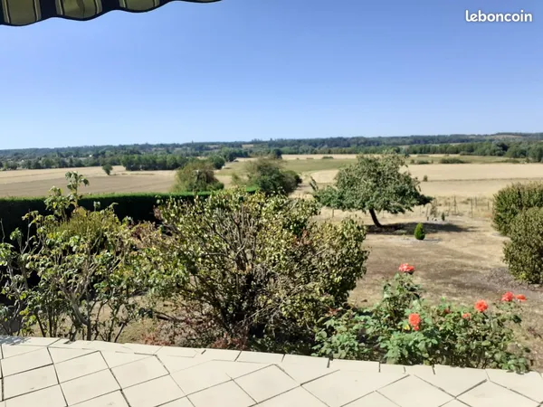 Amoureux de la nature et du calme, pavillon de plain pied avec véranda avec vue panoramique sur la n