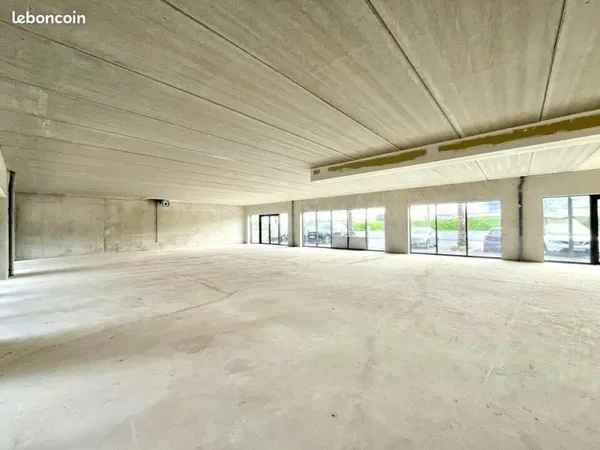 LOCAL COMMERCIAL 120 m² PUGET SUR ARGENS