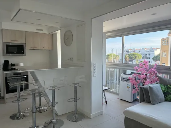 GRUISSAN - RIVE DROITE - EN EXCLUSIVITE - APPARTEMENT DE TYP
